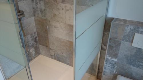 cco-concept-artisan-carreleur-soignies-mons-chape-credence-pierre-naturelle-salle-de-bain-credence1