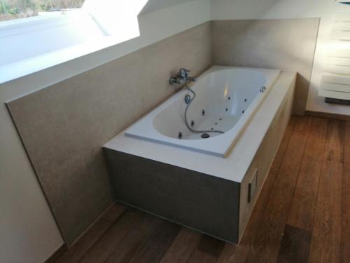 cco-concept-artisan-carreleur-soignies-mons-chape-credence-pierre-naturelle-salle-de-bain2